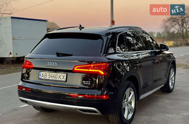 Внедорожник / Кроссовер Audi Q5 2017 в 