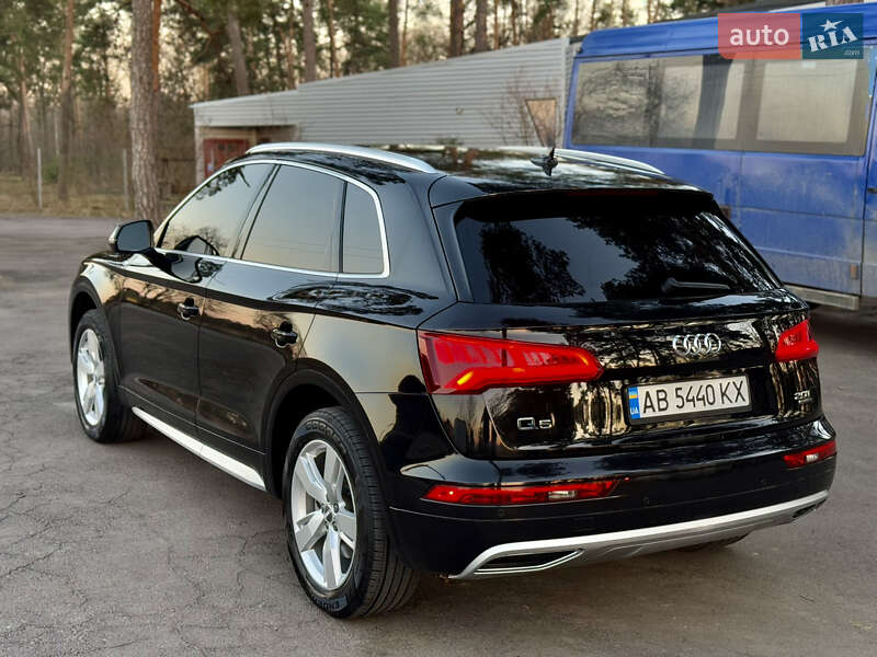 Позашляховик / Кросовер Audi Q5 2017 в Вінниці