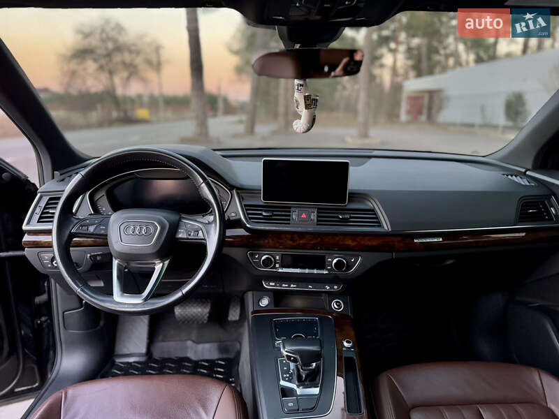 Позашляховик / Кросовер Audi Q5 2017 в Вінниці