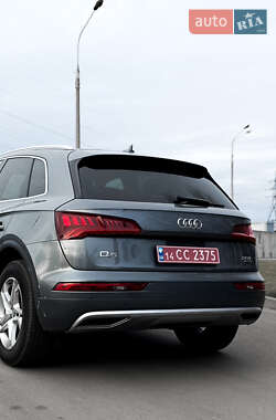 Внедорожник / Кроссовер Audi Q5 2018 в 