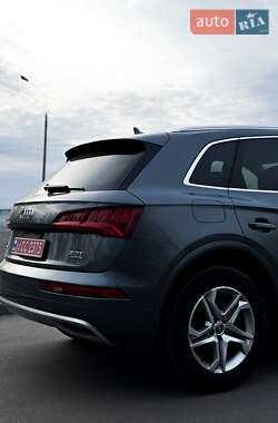 Внедорожник / Кроссовер Audi Q5 2018 в 