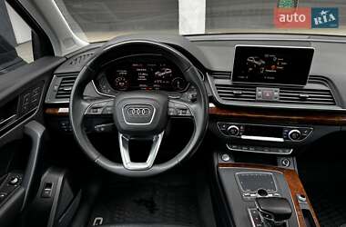 Позашляховик / Кросовер Audi Q5 2018 в 