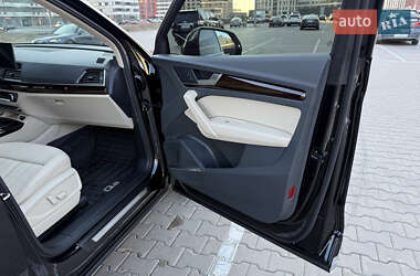 Внедорожник / Кроссовер Audi Q5 2022 в 