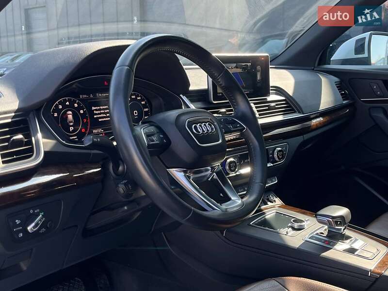 Позашляховик / Кросовер Audi Q5 2019 в Львові
