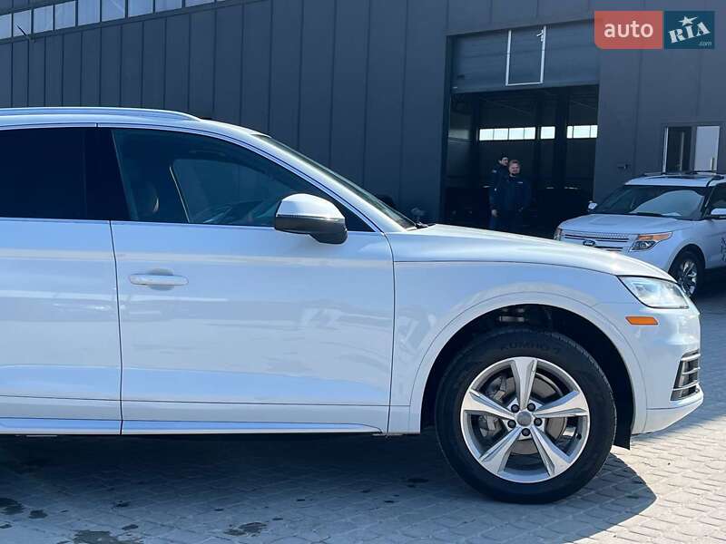 Позашляховик / Кросовер Audi Q5 2019 в Львові