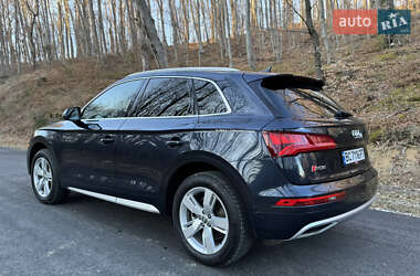 Внедорожник / Кроссовер Audi Q5 2018 в 