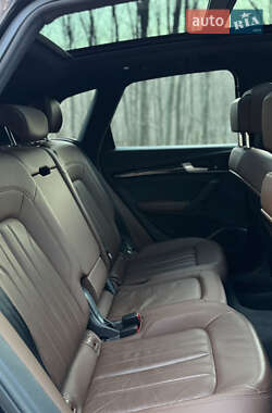 Внедорожник / Кроссовер Audi Q5 2018 в 