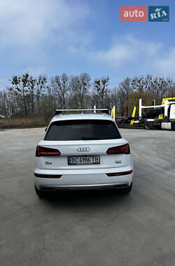 Внедорожник / Кроссовер Audi Q5 2017 в 