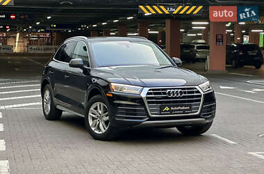 Внедорожник / Кроссовер Audi Q5 2017 в 