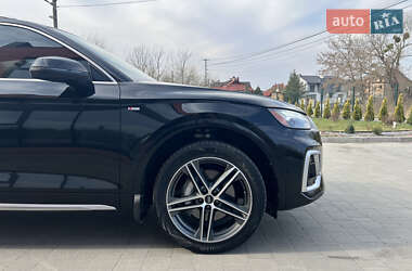 Позашляховик / Кросовер Audi Q5 2020 в 