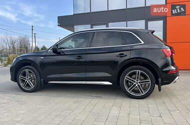 Позашляховик / Кросовер Audi Q5 2020 в 