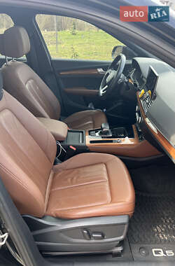 Позашляховик / Кросовер Audi Q5 2020 в 