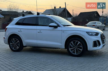 Внедорожник / Кроссовер Audi Q5 2022 в 