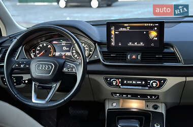 Внедорожник / Кроссовер Audi Q5 2022 в 