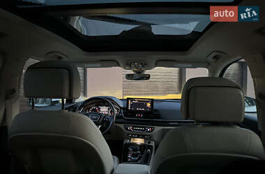 Внедорожник / Кроссовер Audi Q5 2022 в 