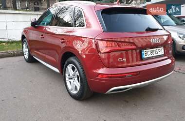 Позашляховик / Кросовер Audi Q5 2018 в 