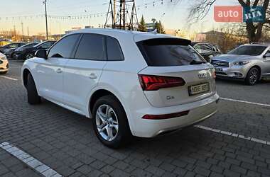 Внедорожник / Кроссовер Audi Q5 2017 в 