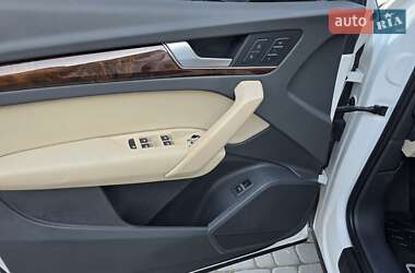 Внедорожник / Кроссовер Audi Q5 2017 в 