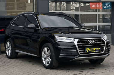 Внедорожник / Кроссовер Audi Q5 2017 в 