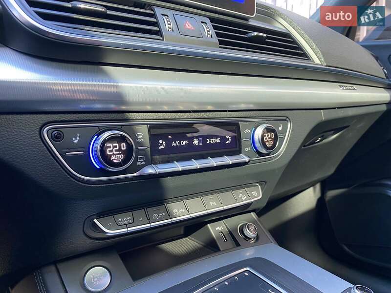 Внедорожник / Кроссовер Audi Q5 2020 в Киеве