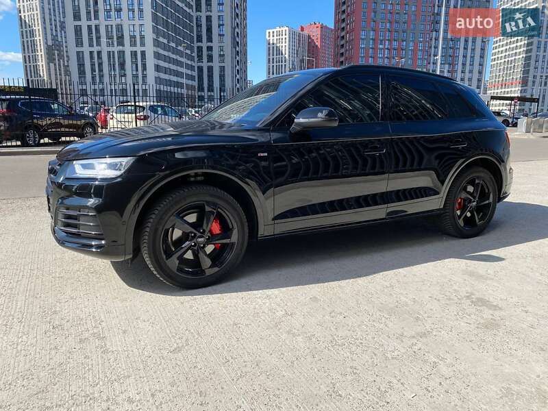 Внедорожник / Кроссовер Audi Q5 2020 в 