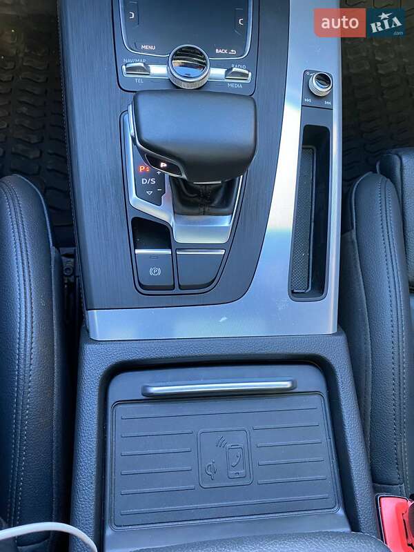 Внедорожник / Кроссовер Audi Q5 2020 в Киеве