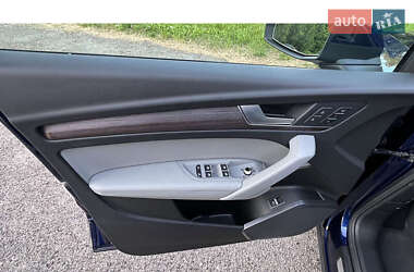 Внедорожник / Кроссовер Audi Q5 2021 в 