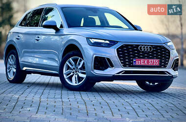 Позашляховик / Кросовер Audi Q5 2021 в 
