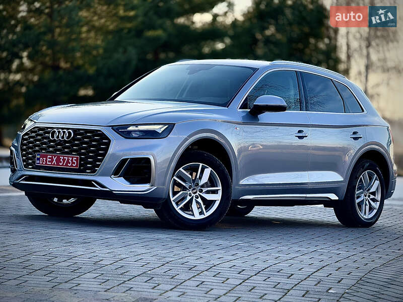 Позашляховик / Кросовер Audi Q5 2021 в 
