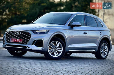 Позашляховик / Кросовер Audi Q5 2021 в 
