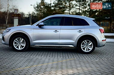 Позашляховик / Кросовер Audi Q5 2021 в 