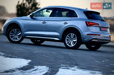 Позашляховик / Кросовер Audi Q5 2021 в 