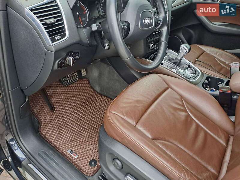 Внедорожник / Кроссовер Audi Q5 2015 в Каменец-Подольском