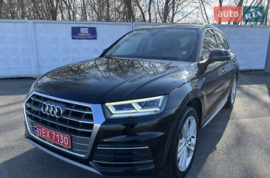 Позашляховик / Кросовер Audi Q5 2018 в 