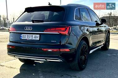 Позашляховик / Кросовер Audi Q5 2021 в 