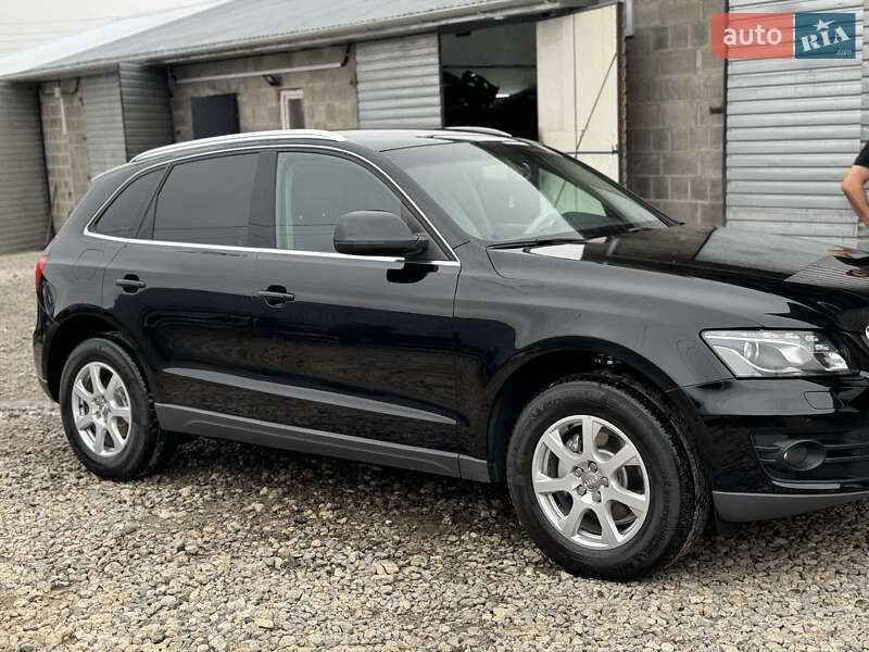 Внедорожник / Кроссовер Audi Q5 2011 в Тернополе