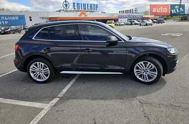 Внедорожник / Кроссовер Audi Q5 2018 в 