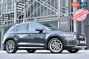 Внедорожник / Кроссовер Audi Q5 2020 в 