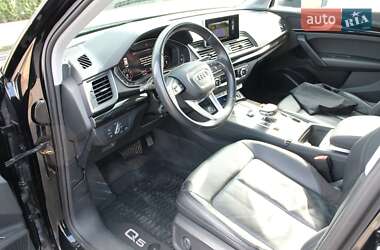 Внедорожник / Кроссовер Audi Q5 2018 в 