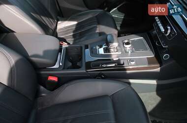 Внедорожник / Кроссовер Audi Q5 2018 в 