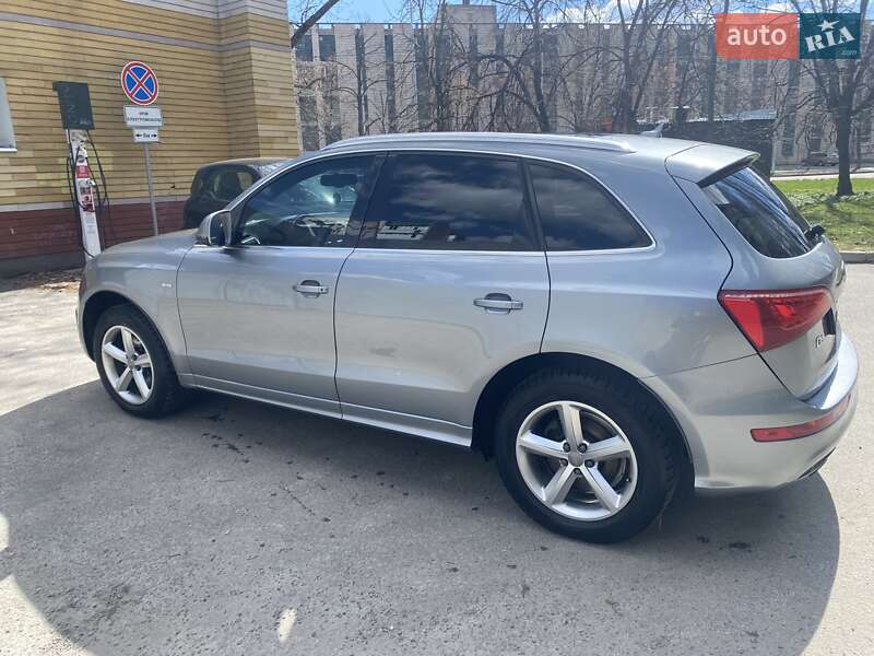 Внедорожник / Кроссовер Audi Q5 2009 в Киеве