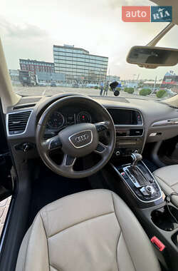 Внедорожник / Кроссовер Audi Q5 2012 в 