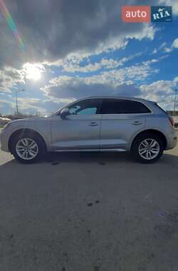Внедорожник / Кроссовер Audi Q5 2022 в 