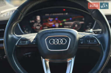 Внедорожник / Кроссовер Audi Q5 2018 в 