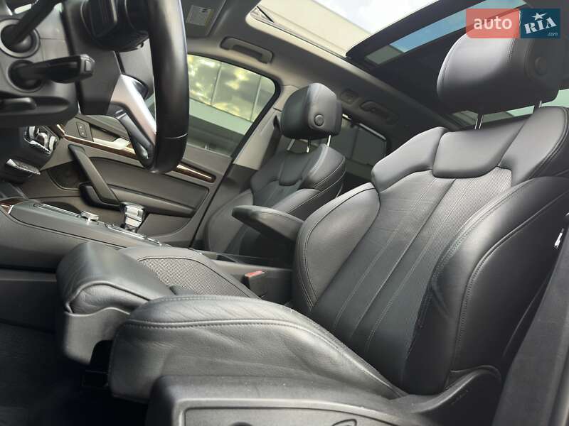 Позашляховик / Кросовер Audi Q5 2017 в Мукачевому