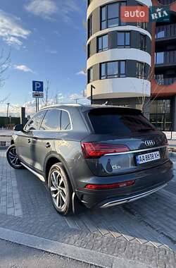 Внедорожник / Кроссовер Audi Q5 2020 в 