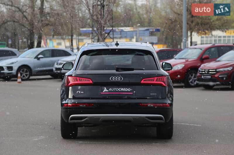 Позашляховик / Кросовер Audi Q5 2019 в Києві