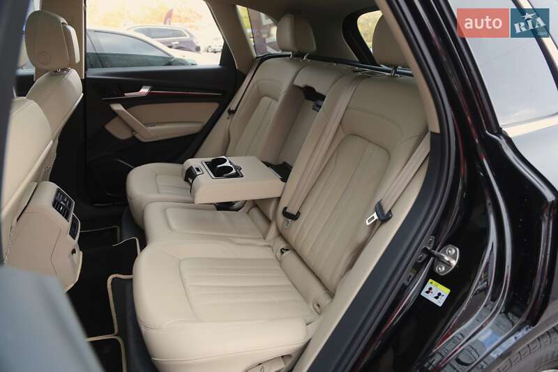 Позашляховик / Кросовер Audi Q5 2019 в Києві