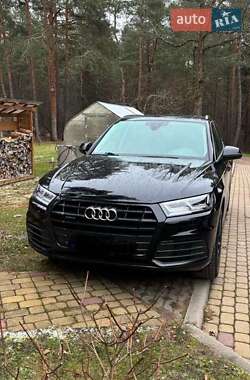 Позашляховик / Кросовер Audi Q5 2017 в 