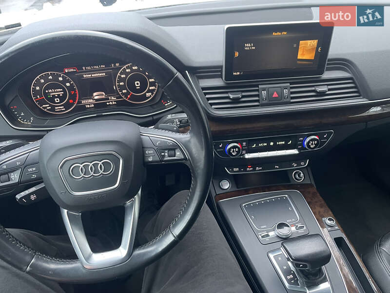 Позашляховик / Кросовер Audi Q5 2017 в Львові